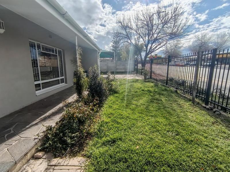 To Let Commercial Property for Rent in Prince Alfred Hamlet Western Cape
